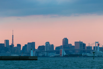 Naklejka premium 夕焼けに染まる東京湾