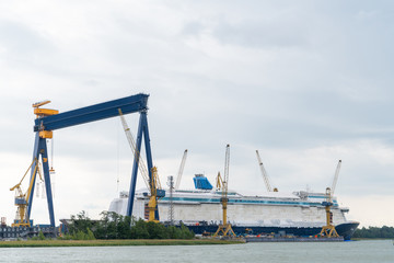 Construction of a cruise liner at the shipyard
