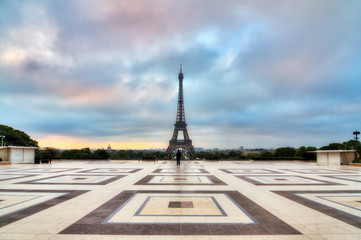 Beautiful morning view of the Eiffel tower seen from Trocadero square in spring in Paris, France
 - obrazy, fototapety, plakaty