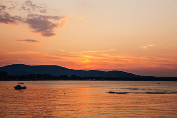 Naklejka premium Sunset over the sea