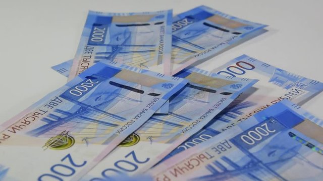 Read Russian bills. Calculate rubles 200 and 2000 face value