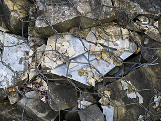Dam of stone and wire