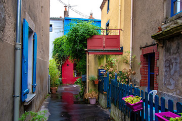 Fototapeta premium Trentemoult village in France colorful houses