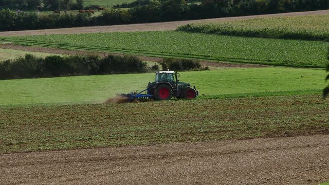 labours au d&eacute;but de l'automne
