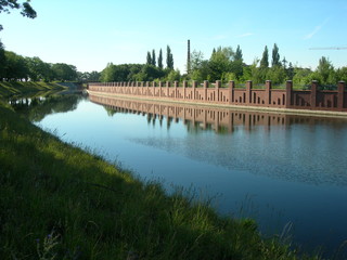 kanał Odry w centrum Wrocławia, okolice Mostu Warszawskiego