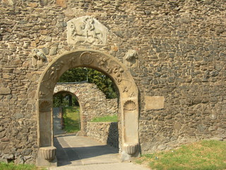 Dzierżoniów (niem. Reichenbach) - brama w murach obronnych miasta, Polska, Dolny Śląsk