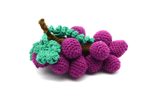 Crochet fruits and vegetables in a Basket.