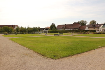 Im Prälatengarten von Kloster Metten in Bayern