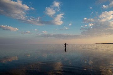 Fototapeta na wymiar beautiful landscape and reflection in salt lake in Turkey