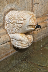 Fototapeta na wymiar Antique water fountain in Castelo de Vide, Portugal