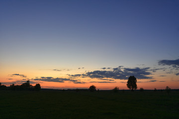 Fototapeta na wymiar dawn over the field
