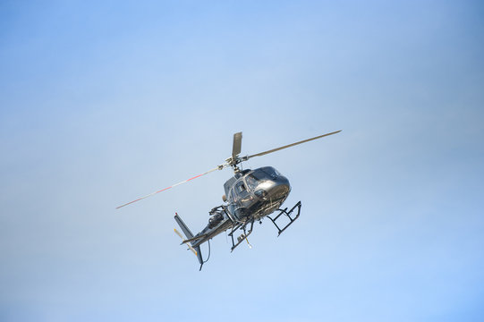 Elicottero in volo per riprese televisive
