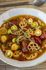 Italienische Tomatensuppe mit Ruote