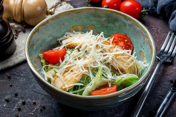 Salad caesar with chicken