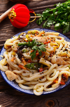 Udon noodles with meat and vegetables