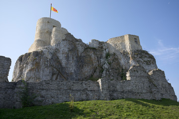 Zamek Rabsztyn – ruiny średniowiecznego zamku leżącego na Jurze Krakowsko-Częstochowskiej, © JDziedzic