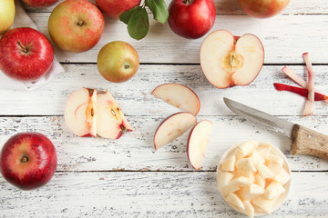 frischer Apfel Apfelspalten Scheiben