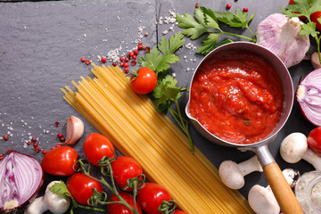 spaghetti, tomato sauce and ingredient