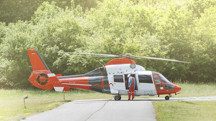 Rettungshelikopter vor Start © tangolf