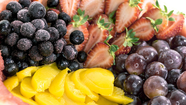 Fruit salad on a watermelon - Ensalada de frutas en patilla