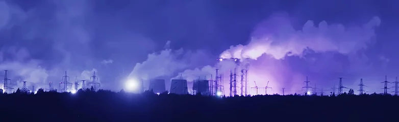Fotobehang Donkerblauw landschap nacht rookpijp industrie / fabriekslandschap horizontaal, concept vervuiling, rook, ecologie