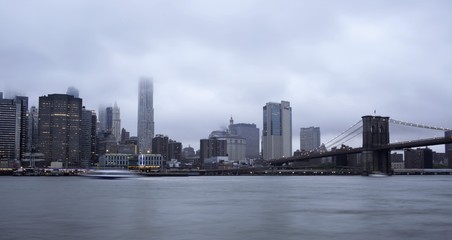 Fototapeta na wymiar Manhattan sul fiume Hudson