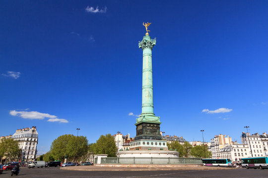 Fototapeta The July Column, Colonne de Juillet, on the Place de la Bastille in Paris, France  