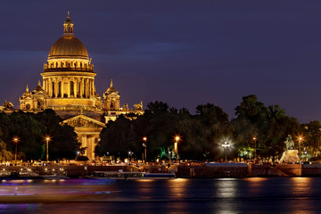 Fototapeta premium Saint Isaac's cathedral in St. Petersburg, Russia