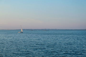 Obraz premium Beautiful seascape with vessel on summer day