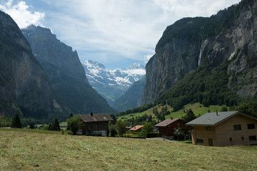 Obraz premium wengen mountain train in switzerland