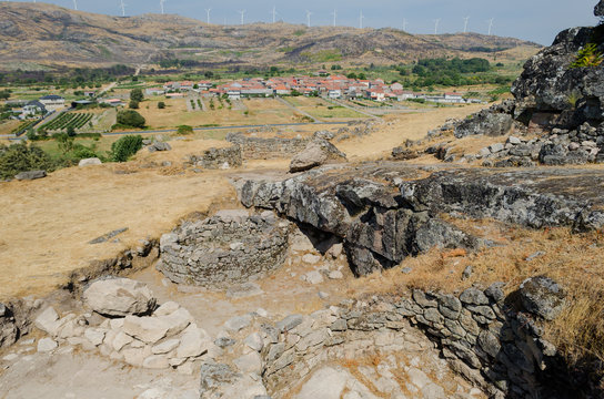 Excavaci&oacute;n arqueol&oacute;gica en el Castro de Saceda, Cualedro. Ourense, Galicia. Espa&ntilde;a.