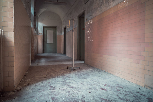 Reparto Psichiatria Manicomio di Voghera Urbex