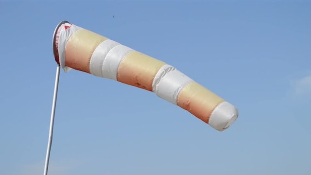 Флюгер на ветру 3