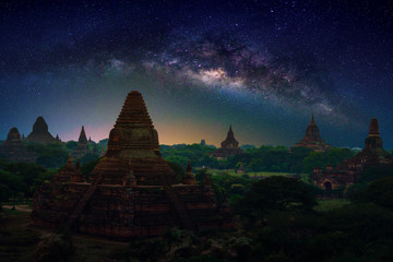 Landscape image of Ancient pagoda with milky way at sunset in Bagan, Myanmar. - obrazy, fototapety, plakaty