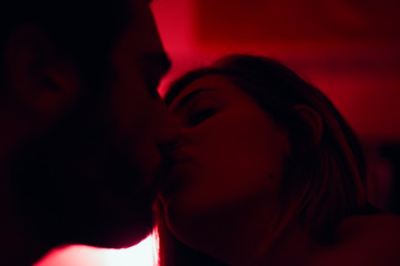 red light kiss