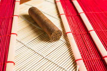 Great cigar on real bamboo mat.