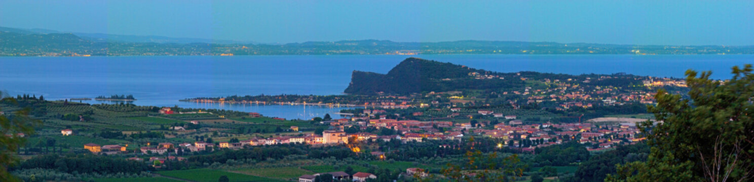 「Penisola」の画像 4,049 件の Stock 写真、ベクターおよびビデオ Adobe Stock