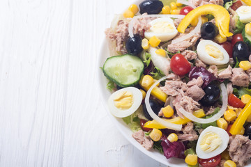 Tuna salad with vegetables