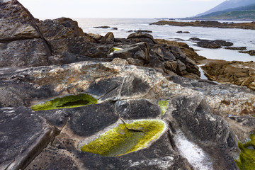 ROCAS EN LA COSTA