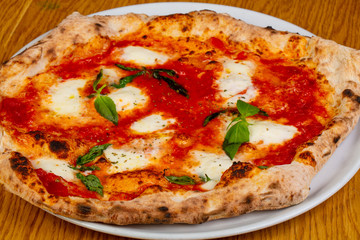 Pizza Margarita with cheese