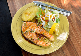 Salmon grilled steak with pepper sauce