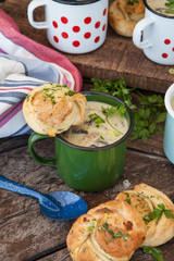 Champignonsuppe mit Petersilie