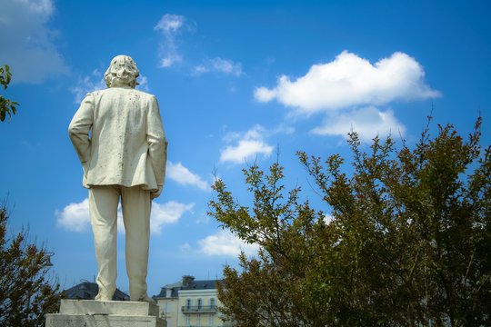 Flaubert Statue
