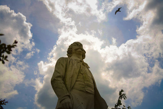 Flaubert Statue and Birds