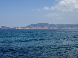Saint-Cyr-sur-Mer dans le département du Var. La baie des Lecques. Vue sur la Ciotat.