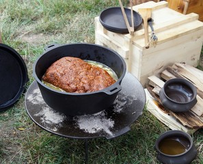 Nackenbraten im Gusseisen Bräter