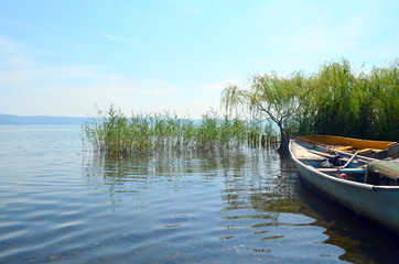 Altes Boot am Ufer des Bolsenasees