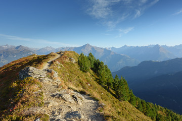 Wanderweg im Zillertal in Tirol