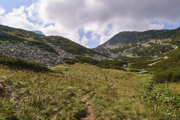 Fototapeta na wymiar Hiking trail in the mountains