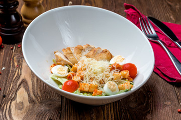 Salad caesar with chicken